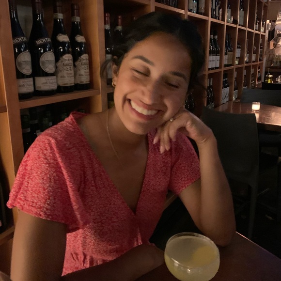 Meet your Posher, Gabriela - Picture 2 of 9